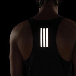 ADIDAS Own The Run Singlet -Regatle Winkel own the run singlet 4