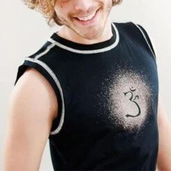 Yoga En Pilates Tanktop Voor Mannen Katoen, Yoga Kleding Voor Mannen Om Symbool -Regatle Winkel yoga en pilates tanktop voor mannen katoen yoga kleding voor mannen om symbool 2