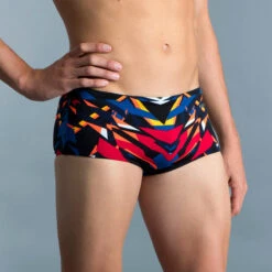 ZWEMBROEK MET BREDE ZIJKANT VOOR HEREN 900 KAL ROOD 23 ZWEMBROEK MET BREDE ZIJKANT VOOR HEREN 900 KAL ROOD -Regatle Winkel zwembroek met brede zijkant voor heren 900 kal rood 1