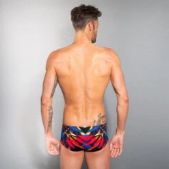 ZWEMBROEK MET BREDE ZIJKANT VOOR HEREN 900 KAL ROOD 30 ZWEMBROEK MET BREDE ZIJKANT VOOR HEREN 900 KAL ROOD -Regatle Winkel zwembroek met brede zijkant voor heren 900 kal rood 8